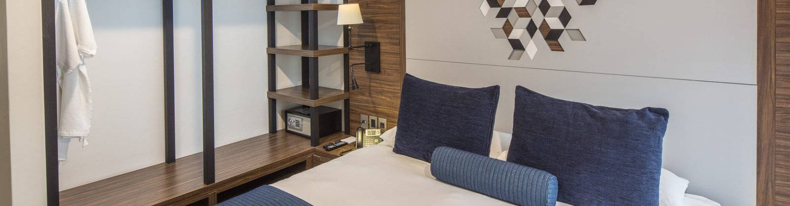BED EXECUTIVE