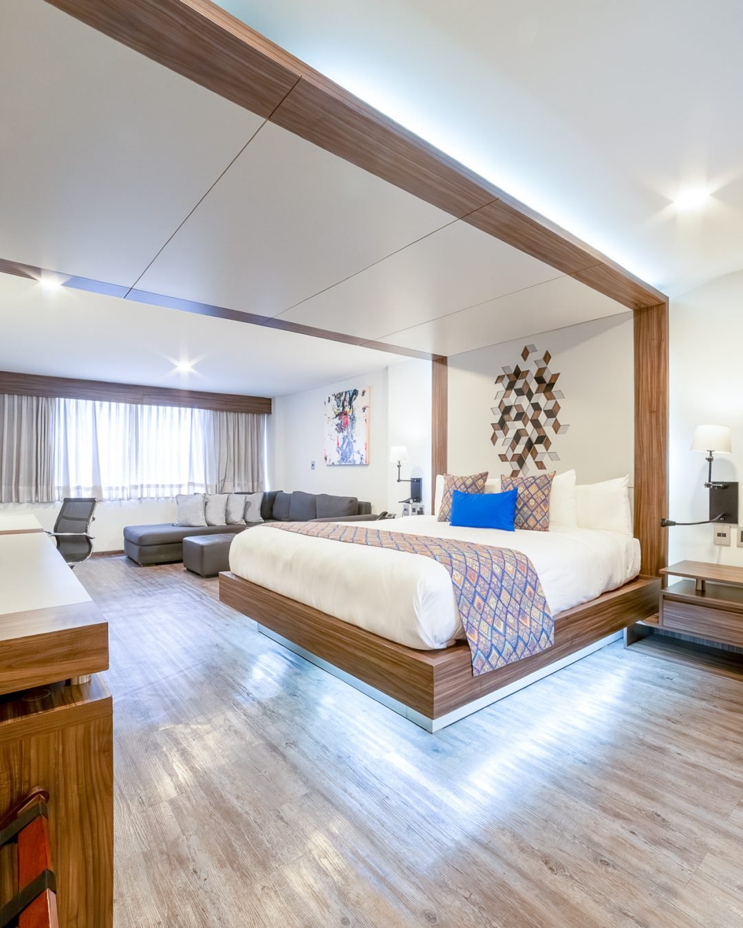 CON09438